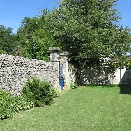 فيلة Chateau De Rochebonne