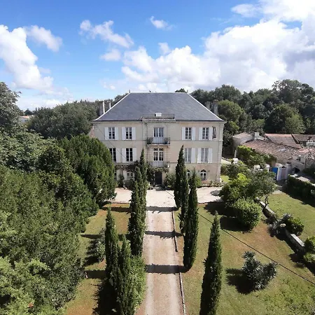 فيلة Chateau De Rochebonne Saint-Just-Luzac